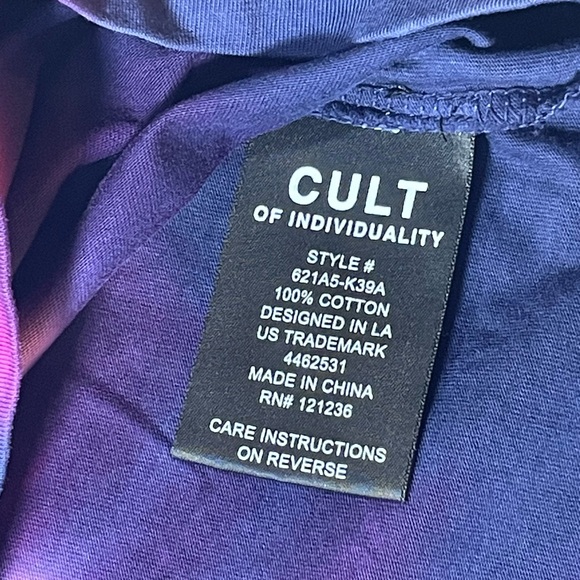 Cult of Individuality Tie Dye T-Shirt Men’s Large Holographic Logo Magenta - Picture 5 of 5